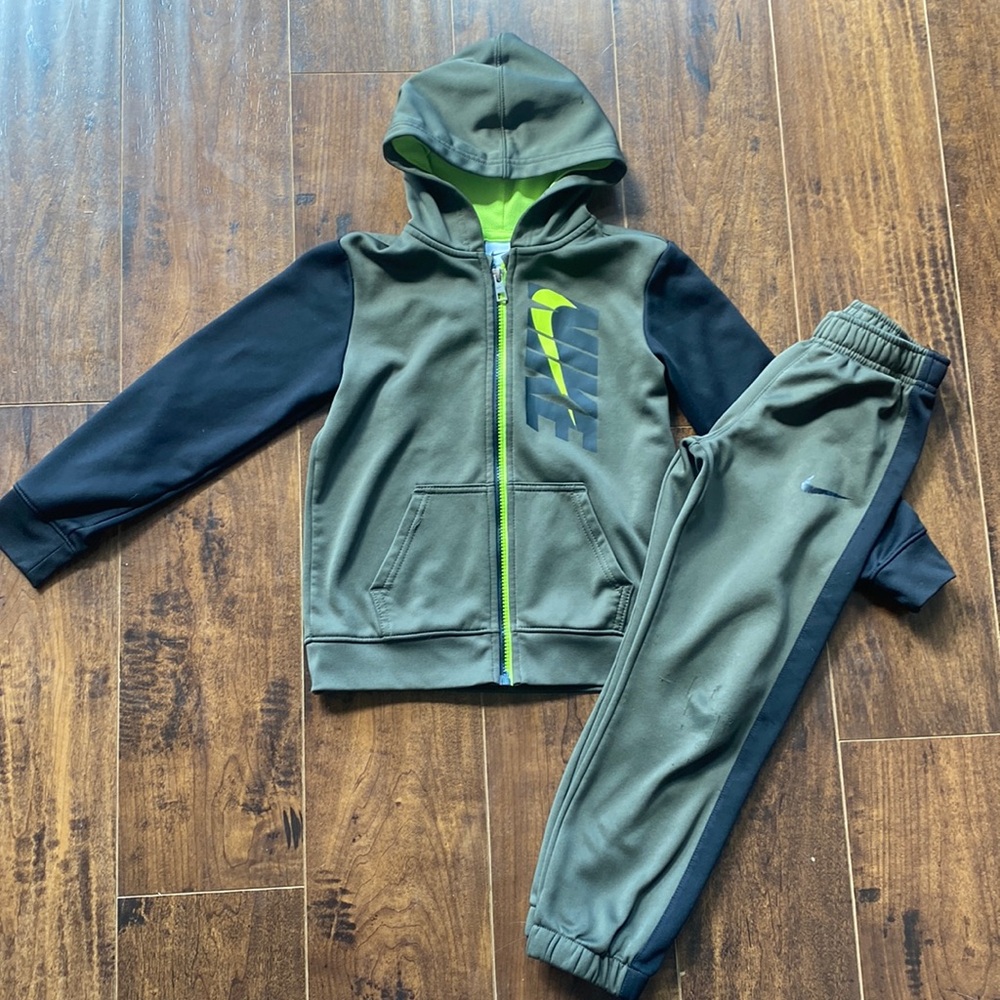 Nike size 7 athletic suit - play